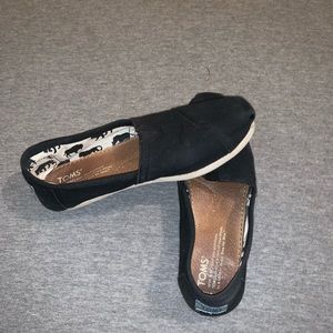 Toms canvas slip ons